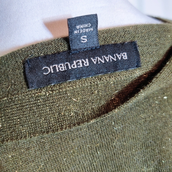 Banana Republic Sweater - Picture 2 of 5